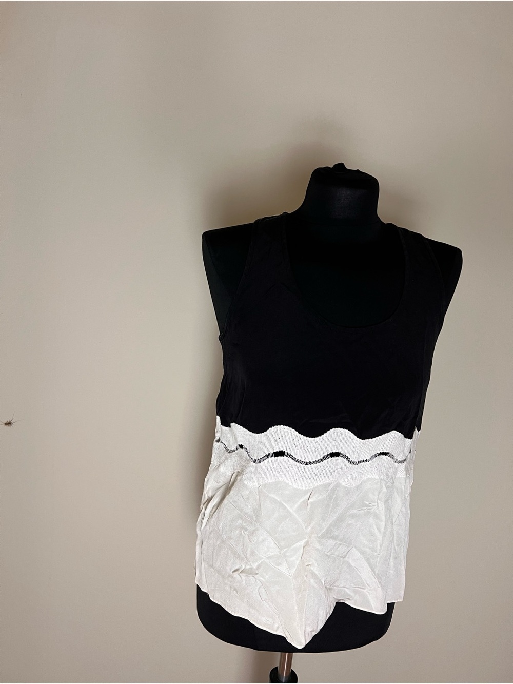 Tibi Black and White Sleeveless Silk Tank with Scallop Trim